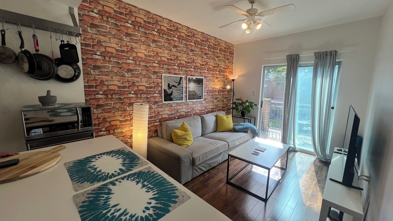 Photo of Livingroom in Trinity - Bellwoods