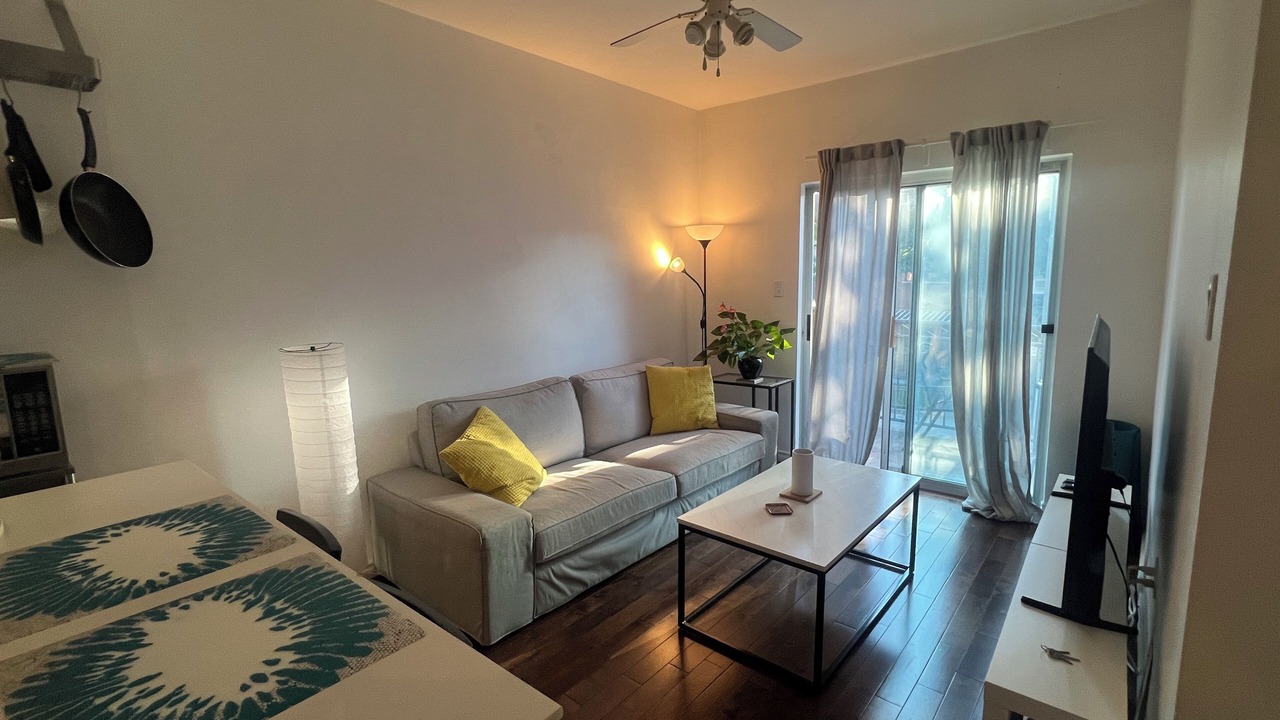 Photo of Livingroom in Trinity - Bellwoods