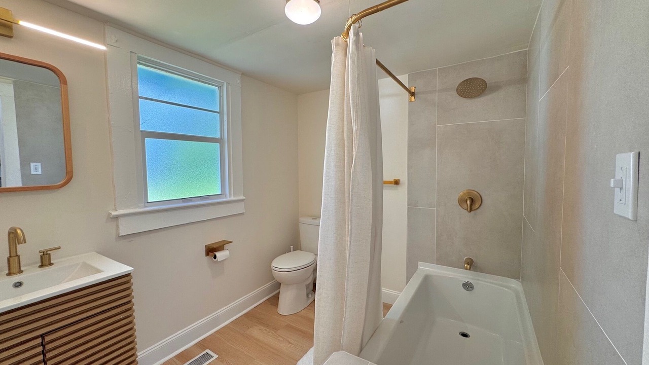 Photo of Bathroom in Shore Acres