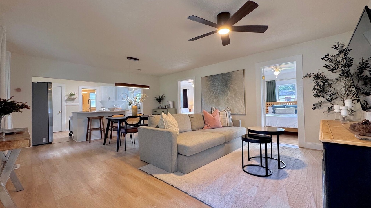 Photo of Livingroom in Shore Acres
