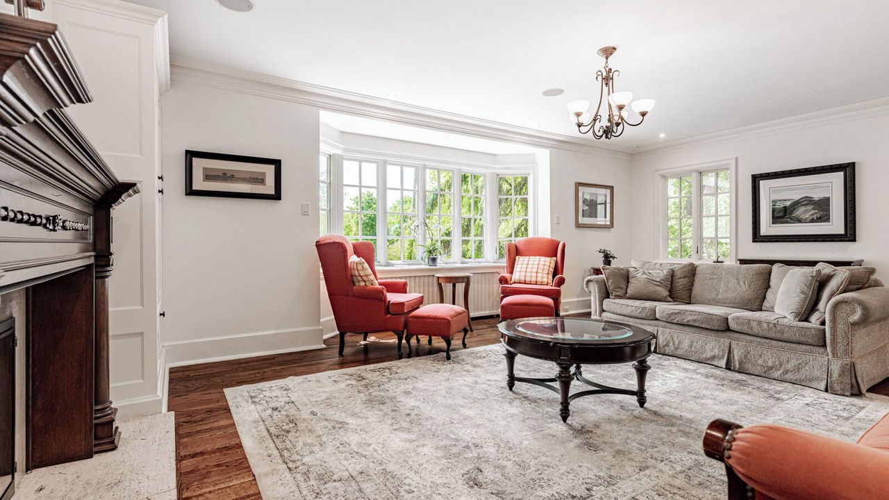 Photo of Livingroom in York Mills