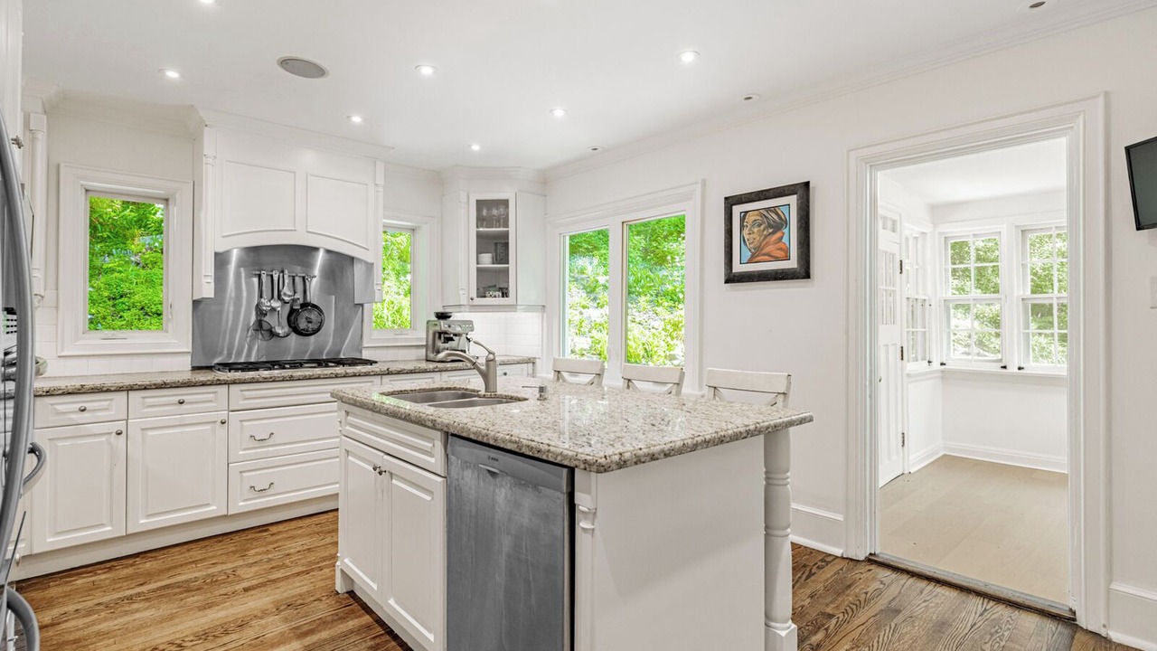 Photo of Kitchen in York Mills