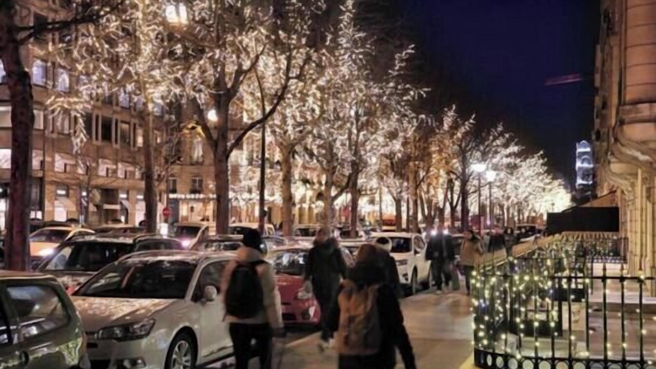 Photo of Others in Champs-Elysees