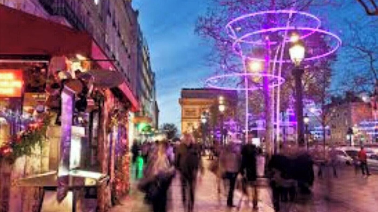 Photo of Others in Champs-Elysees