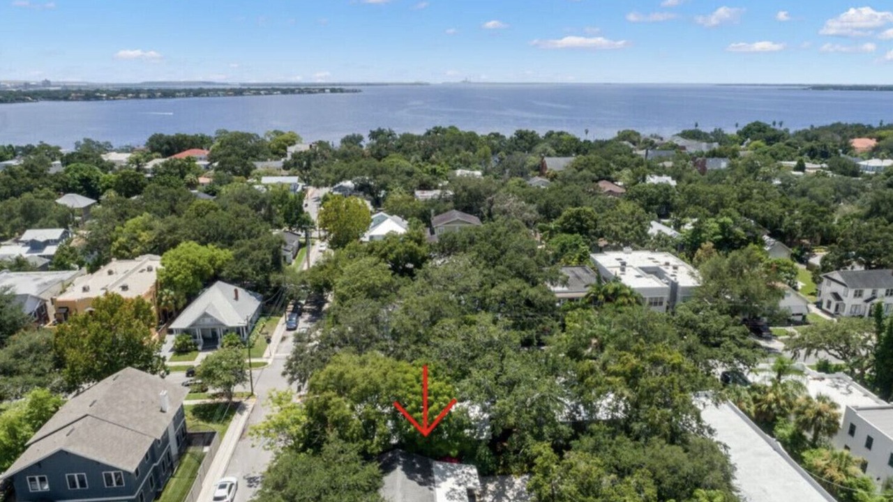 Photo of Outdoor in Historic Hyde Park North