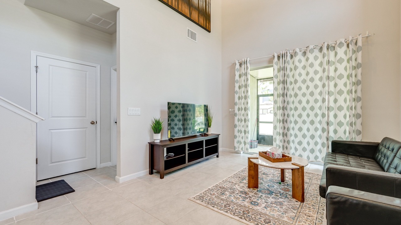 Photo of Livingroom in Seffner Community Alliance