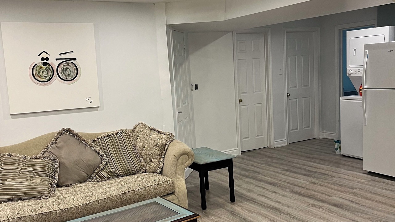 Photo of Livingroom in Central Erin Mills