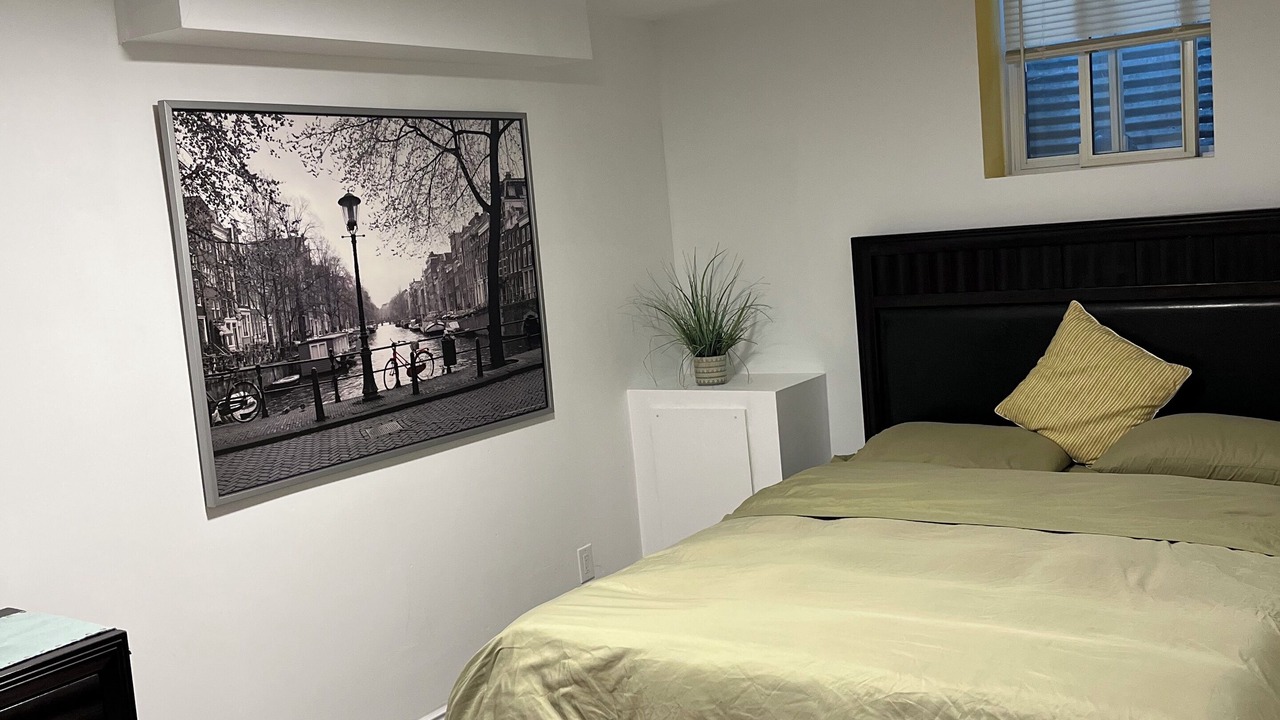 Photo of Bedroom in Central Erin Mills