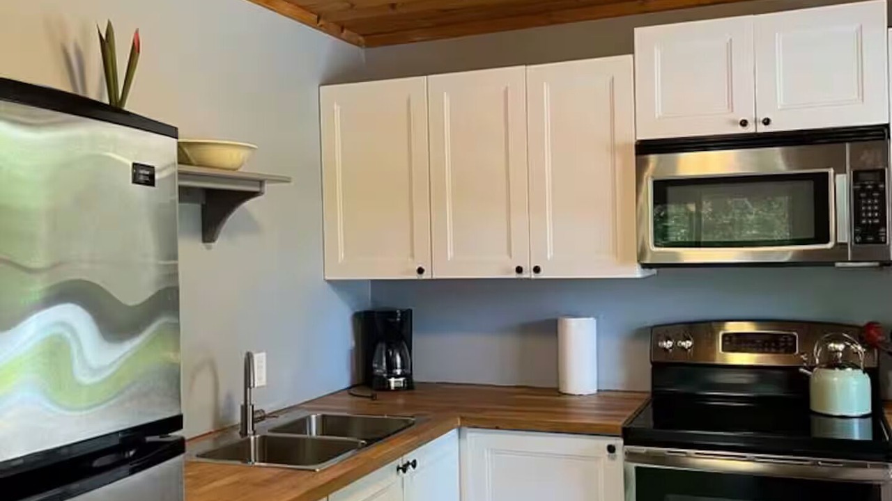 Photo of Kitchen in Unorganized Centre Parry Sound