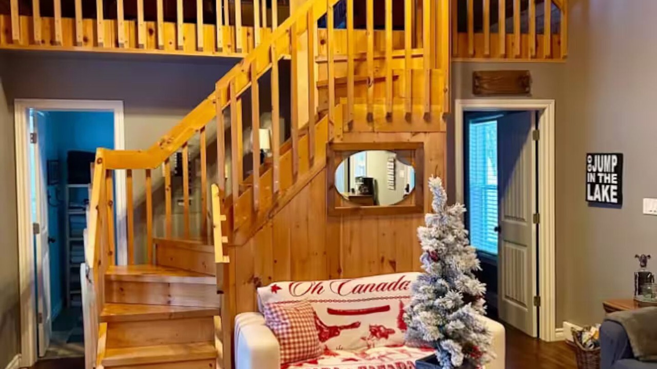 Photo of Livingroom in Unorganized Centre Parry Sound