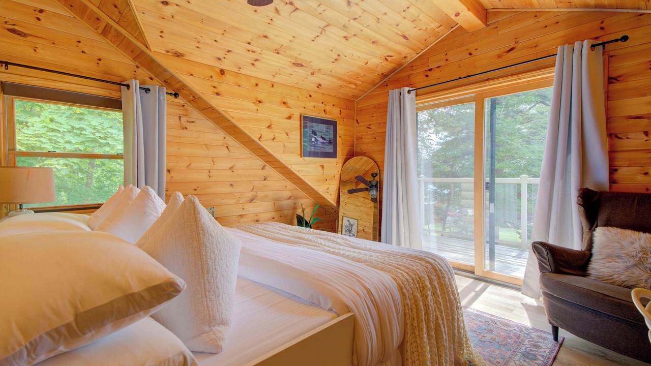 Photo of Bedroom in Frontenac
