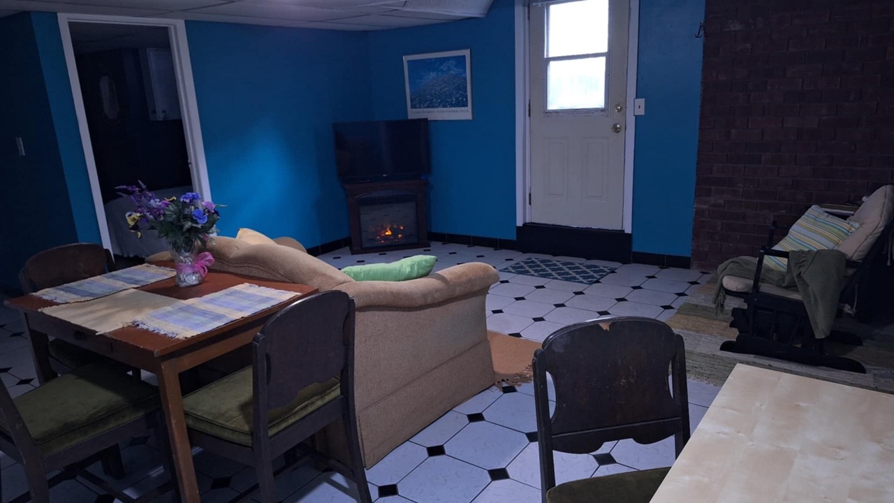 Photo of Livingroom in Port McNicoll