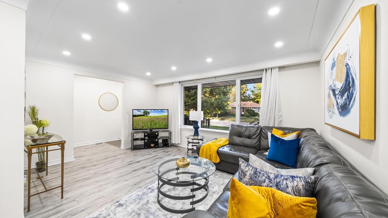 Photo of Livingroom in Burlington