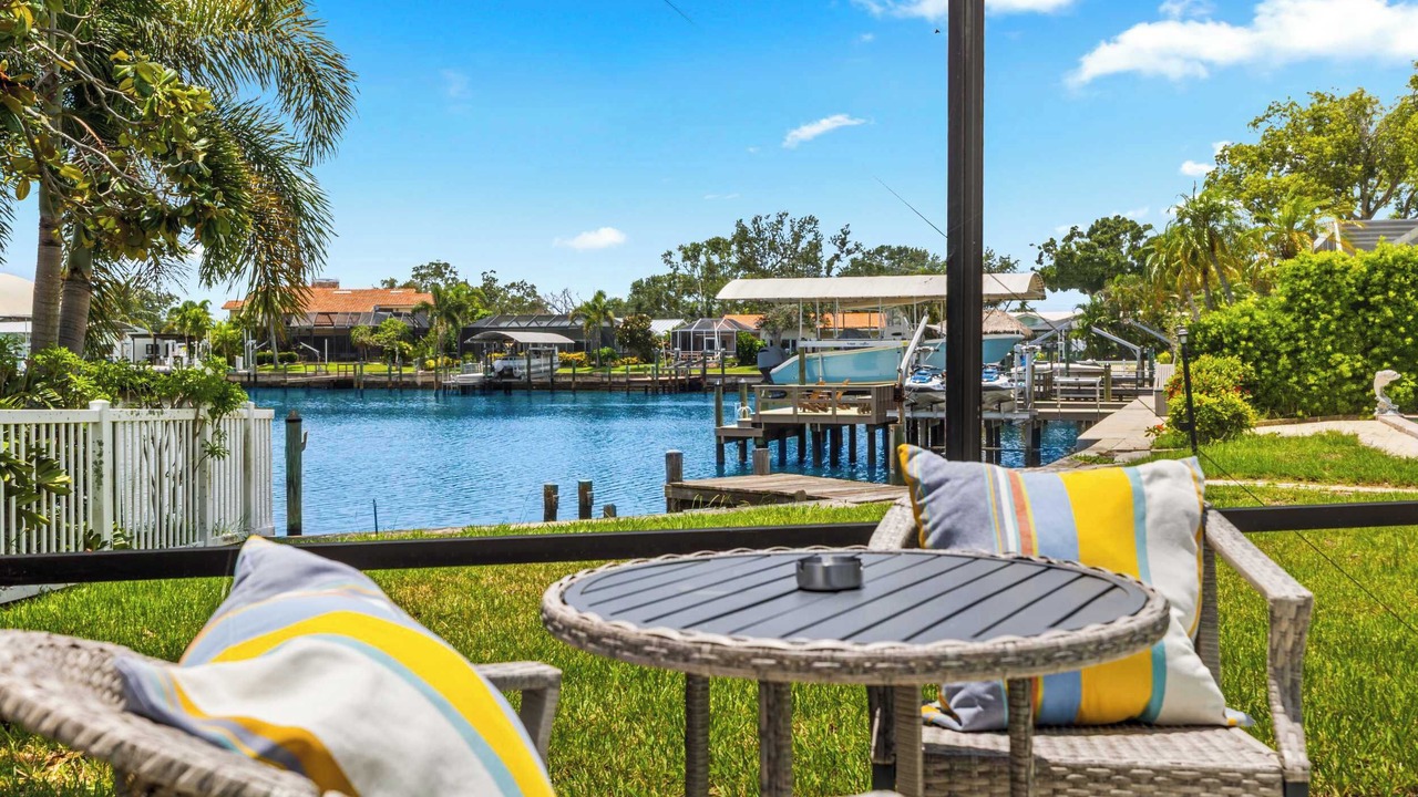 Photo of Outdoor in Harbor Hills