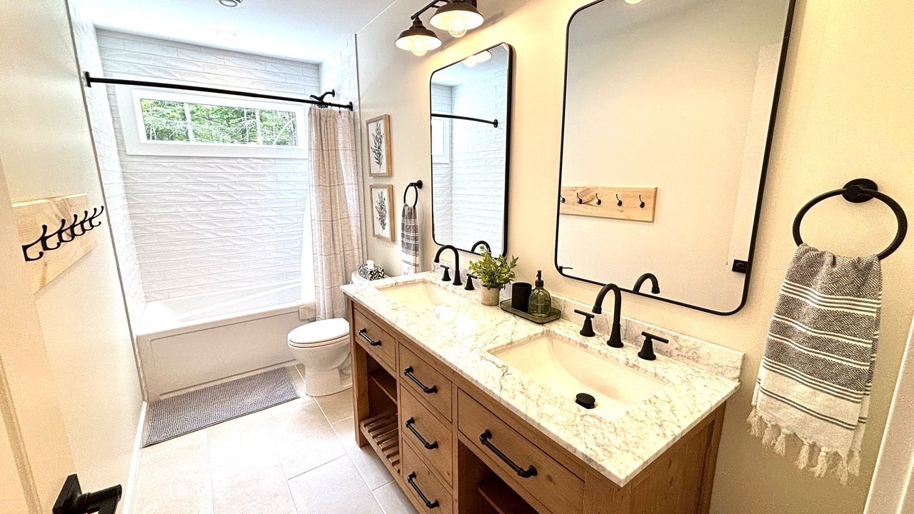 Photo of Bathroom in Lion's Head