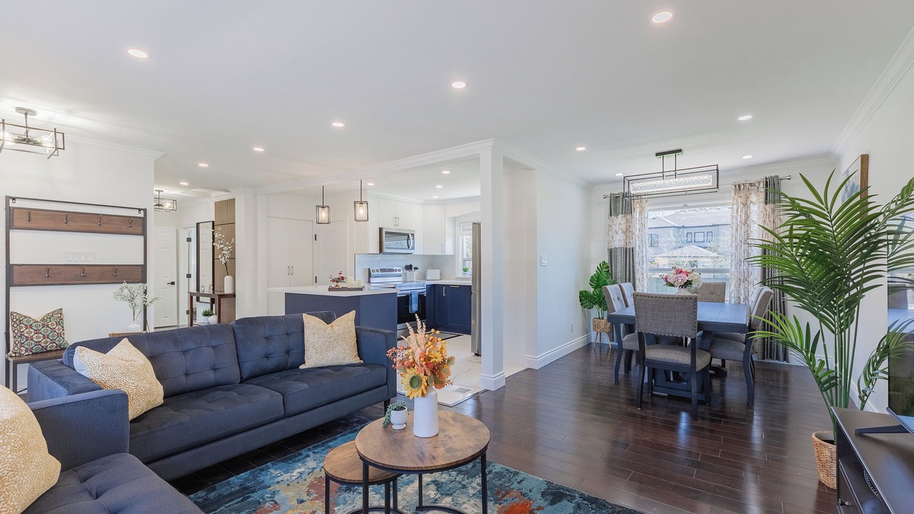 Photo of Livingroom in West Oakville