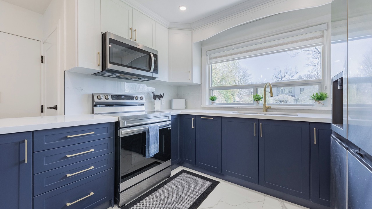Photo of Kitchen in West Oakville