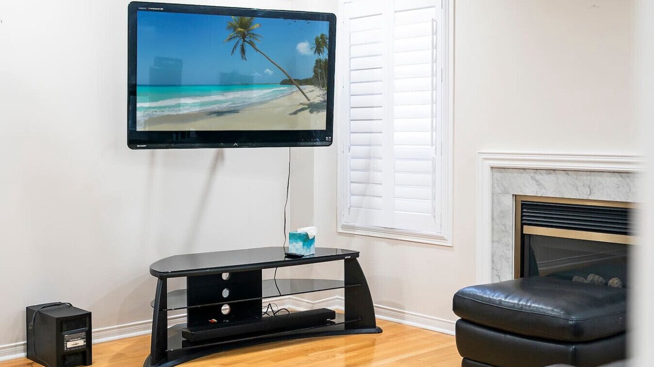 Photo of Livingroom in Churchill Meadows