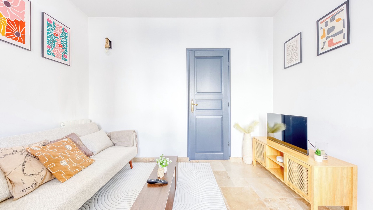 Photo of Livingroom in Rueil-Malmaison