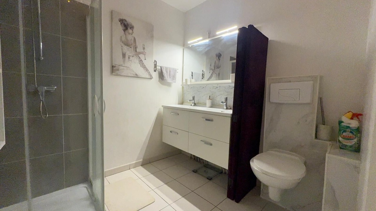 Photo of Bathroom in Neuilly-sur-Marne