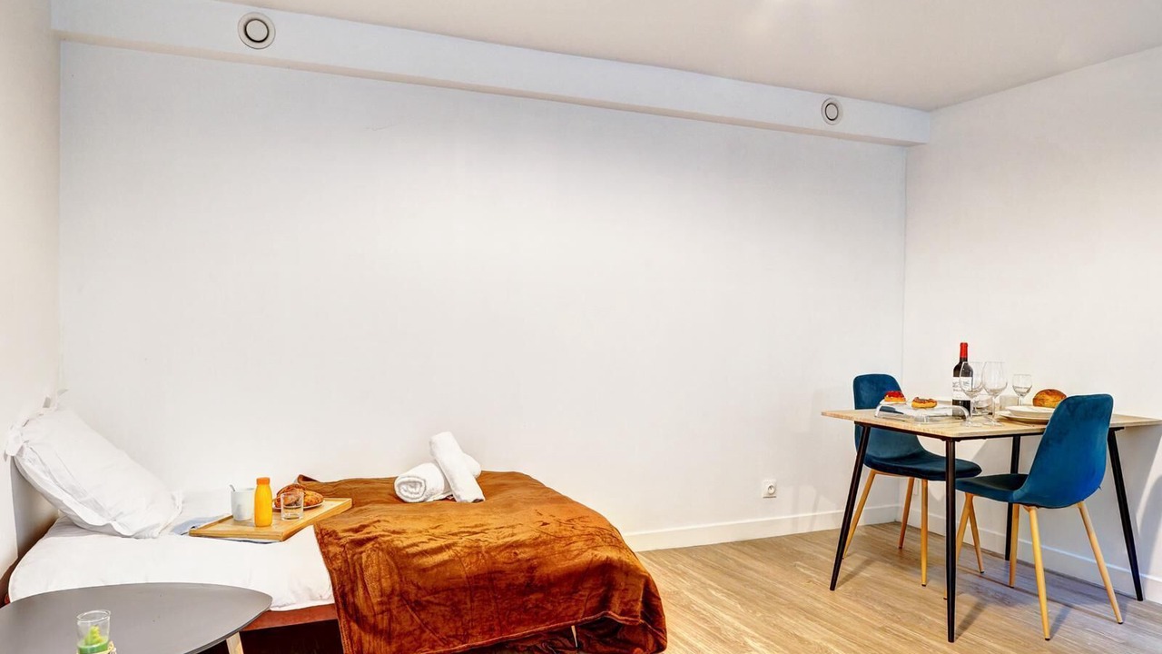 Photo of Bedroom in Louis Bertrand-Mirabeau-Semard