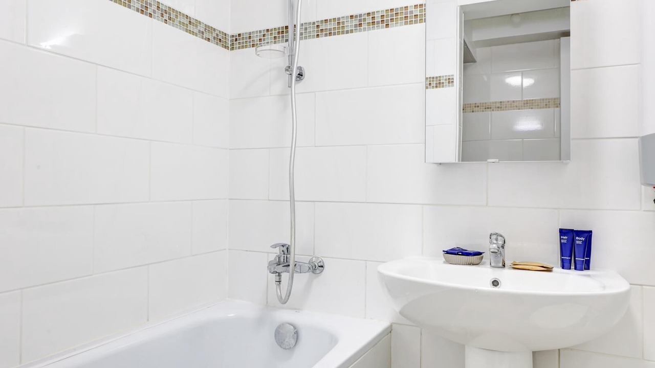 Photo of Bathroom in Louis Bertrand-Mirabeau-Semard