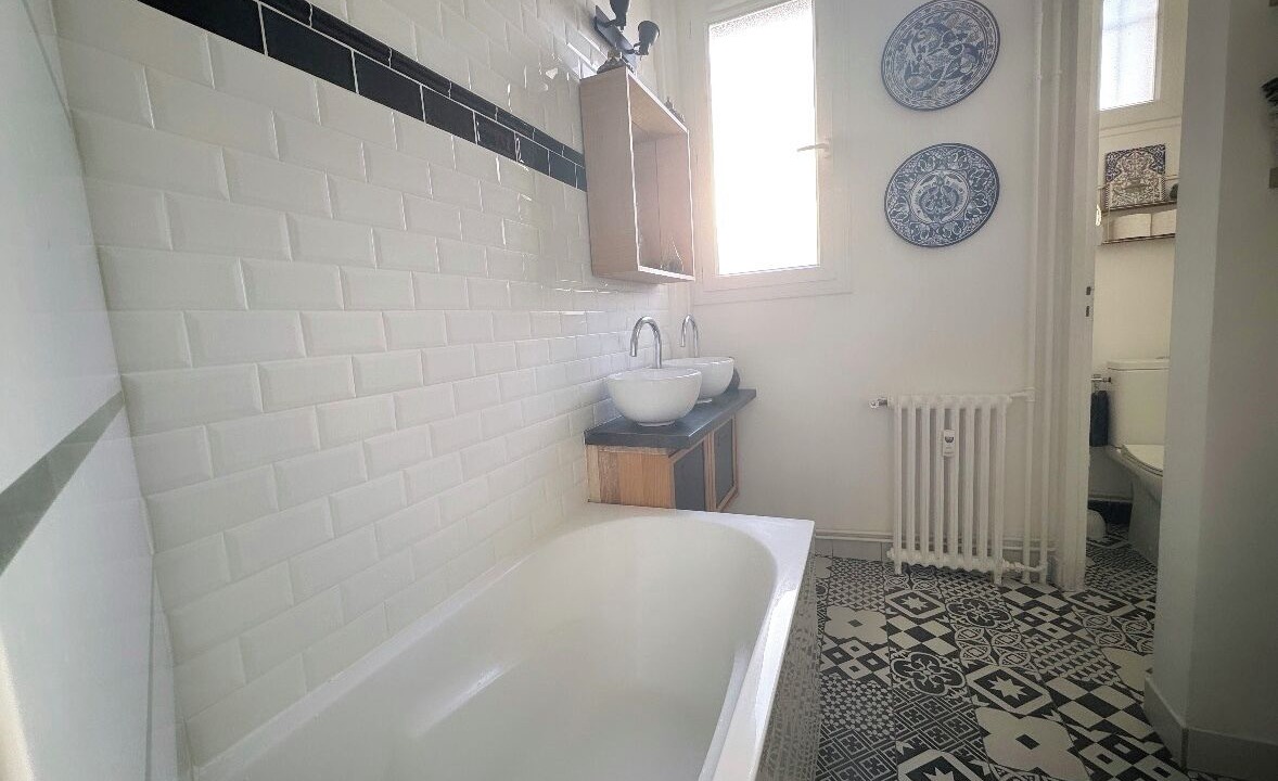 Photo of Bathroom in La Garenne-Colombes