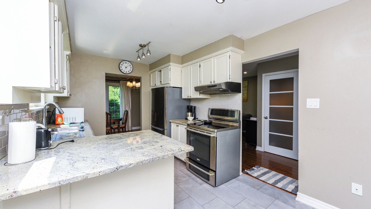 Photo of Kitchen in West Oakville