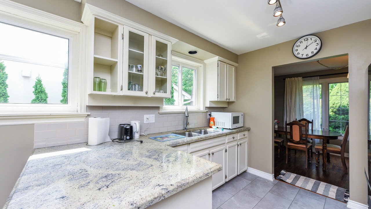 Photo of Kitchen in West Oakville