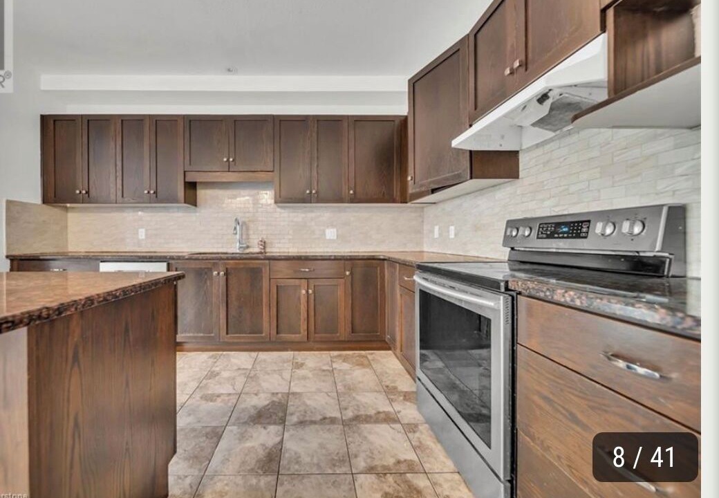 Photo of Kitchen in Grand River South