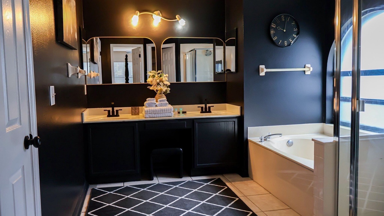 Photo of Bathroom in Lake Davenport Estates