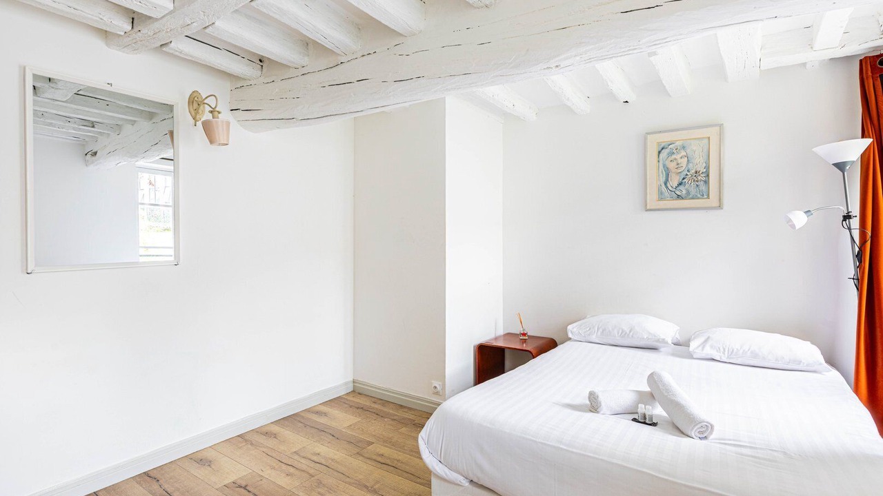 Photo of Bedroom in Prince–Marmottan