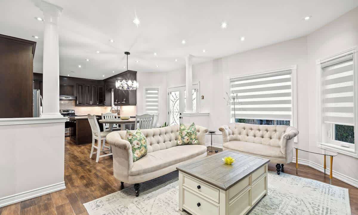 Photo of Livingroom in Hurontario