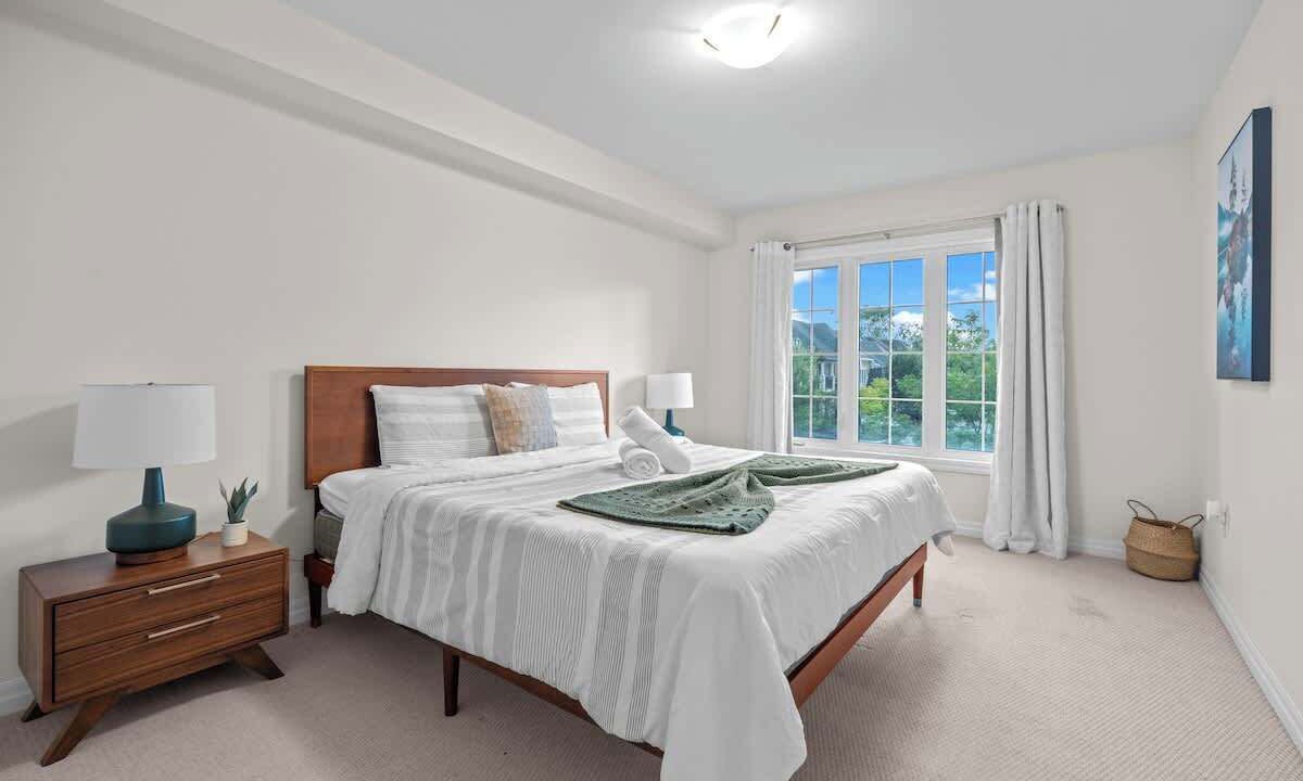 Photo of Bedroom in Lakeview