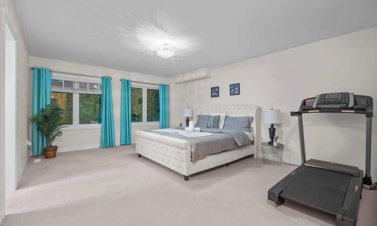 Photo of Bedroom in Lakeview