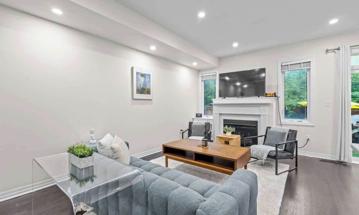 Photo of Livingroom in Lakeview