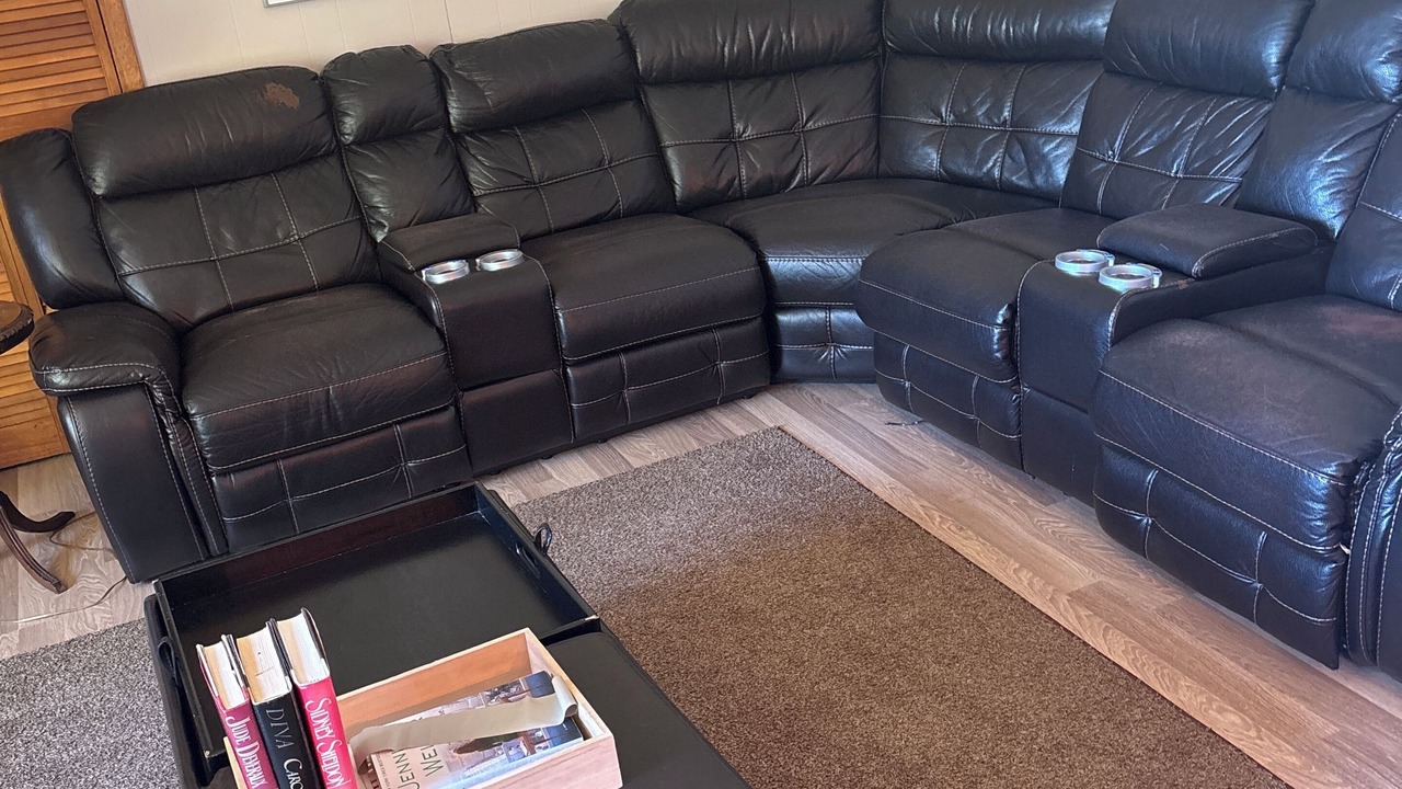 Photo of Livingroom in McMurrich/Monteith
