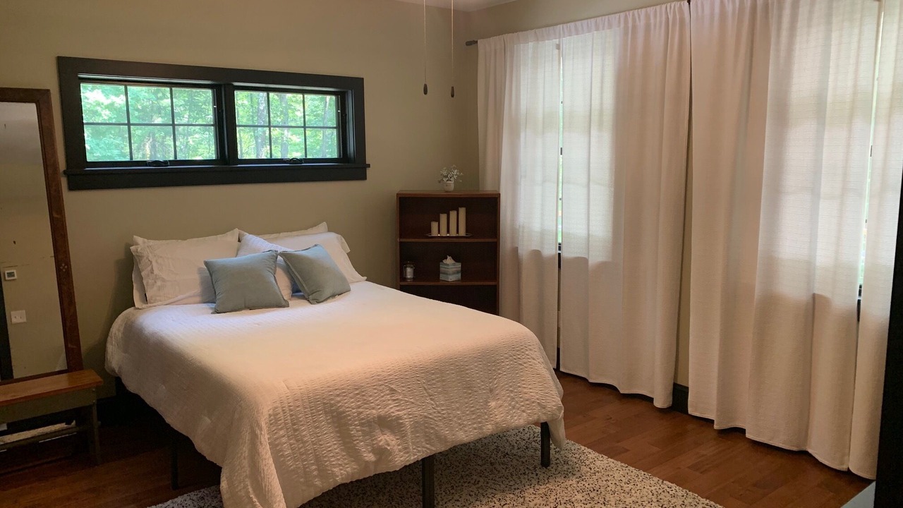 Photo of Bedroom in Red Hook
