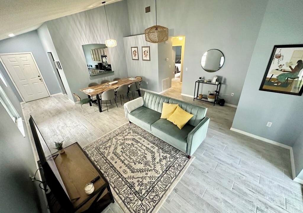Photo of Livingroom in Bridgewater Crossing