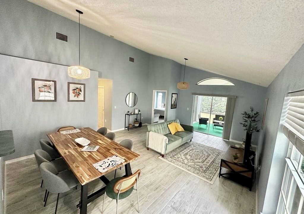 Photo of Livingroom in Bridgewater Crossing