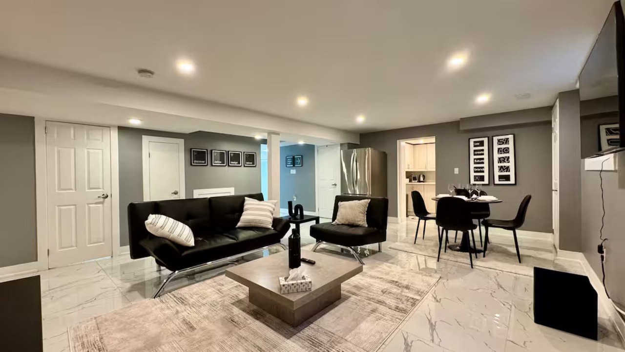 Photo of Livingroom in Erin Mills