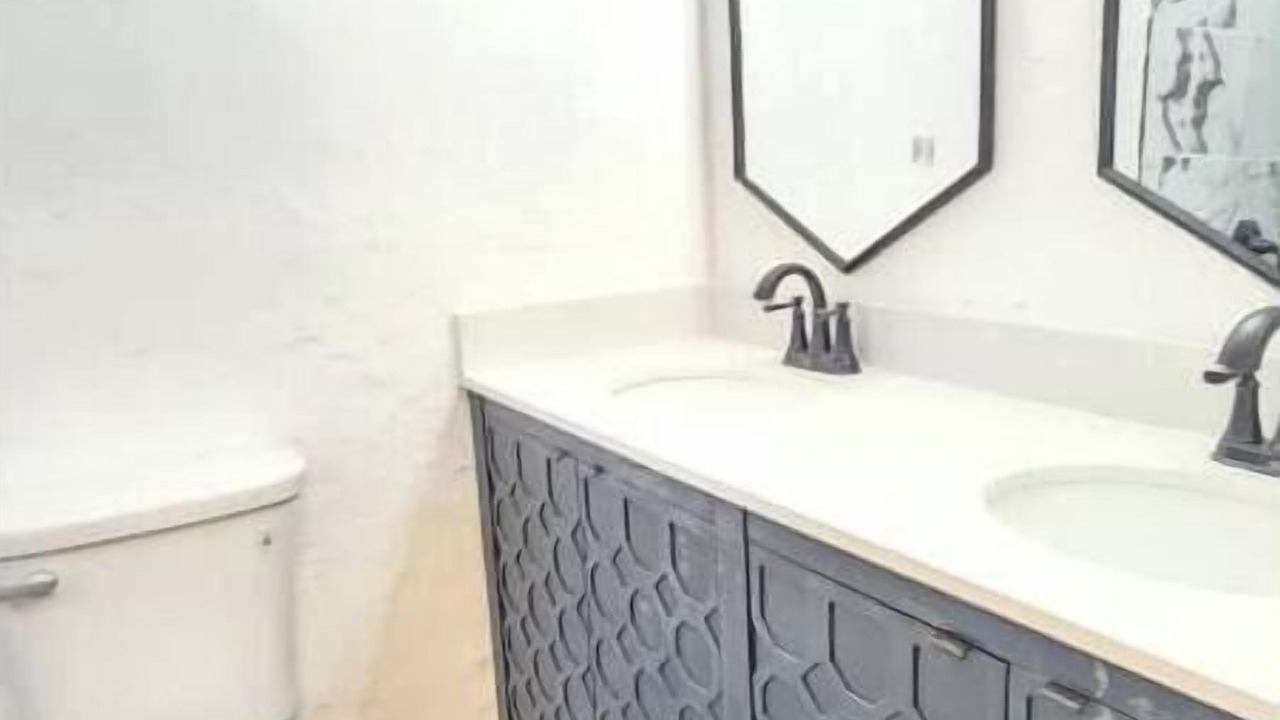 Photo of Bathroom in Wadeview Park