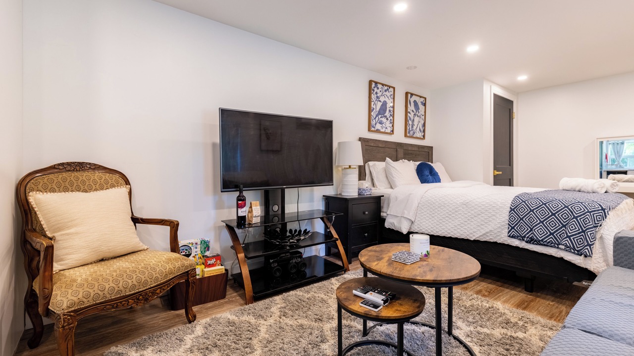 Photo of Bedroom in Halton Regional Municipality