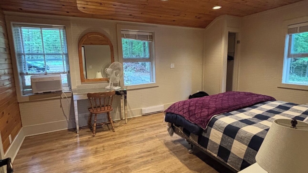 Photo of Bedroom in Muskoka Lakes