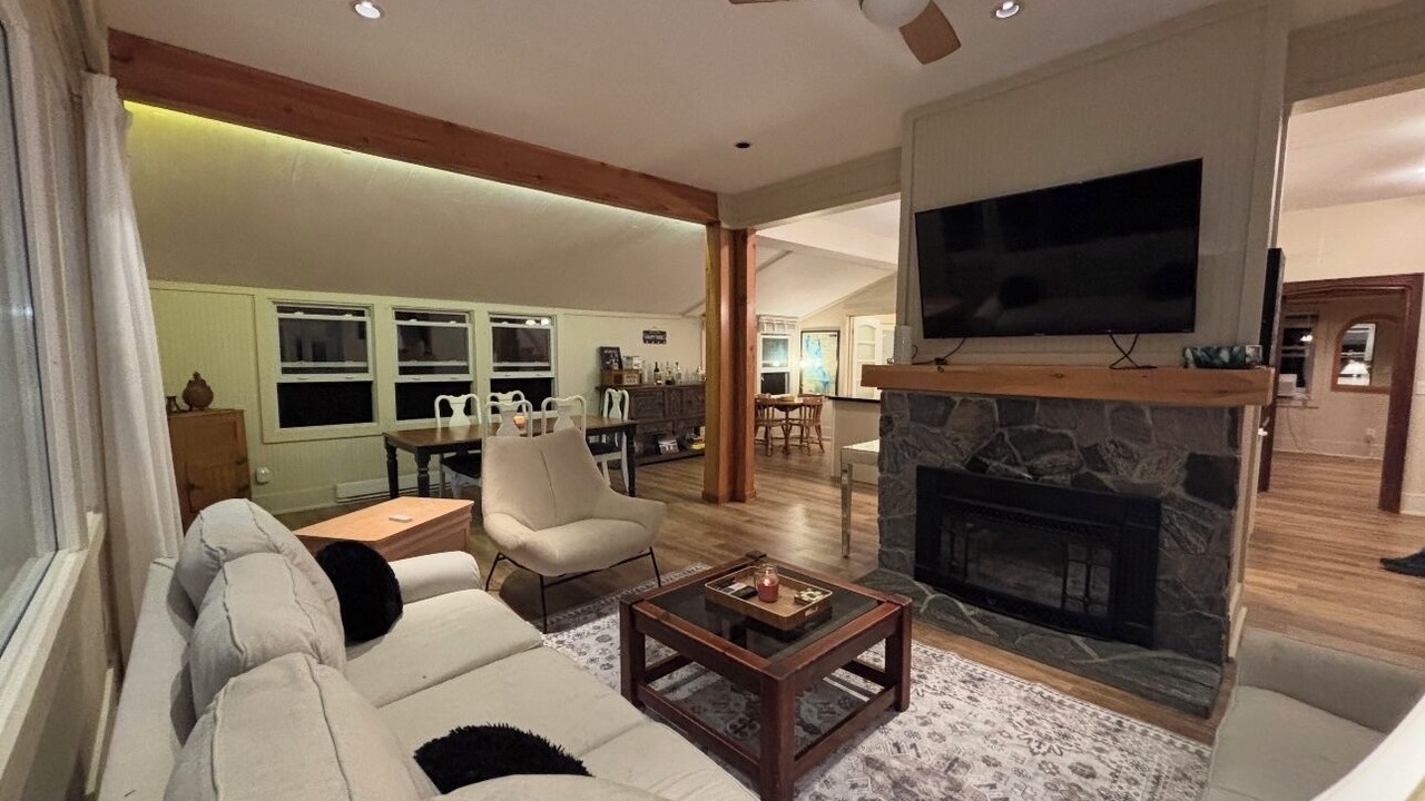 Photo of Livingroom in Muskoka Lakes