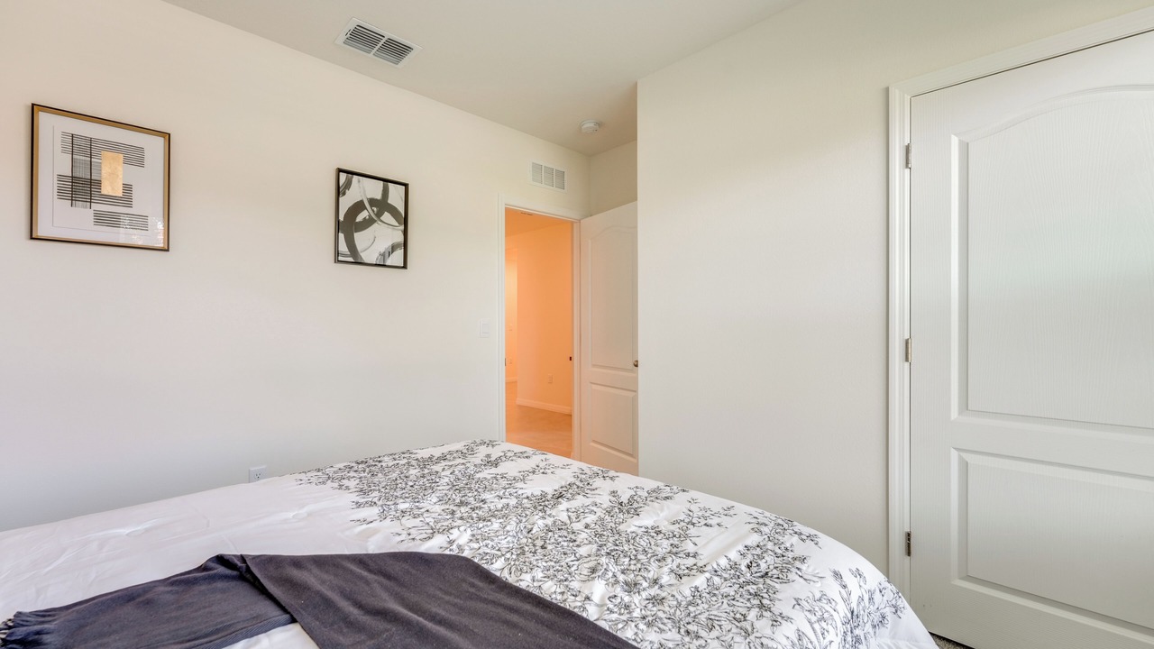 Photo of Bedroom in Fedhaven