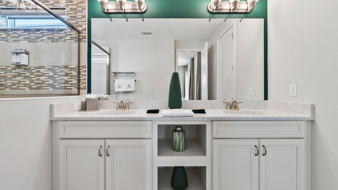 Photo of Bathroom in Bay Lake