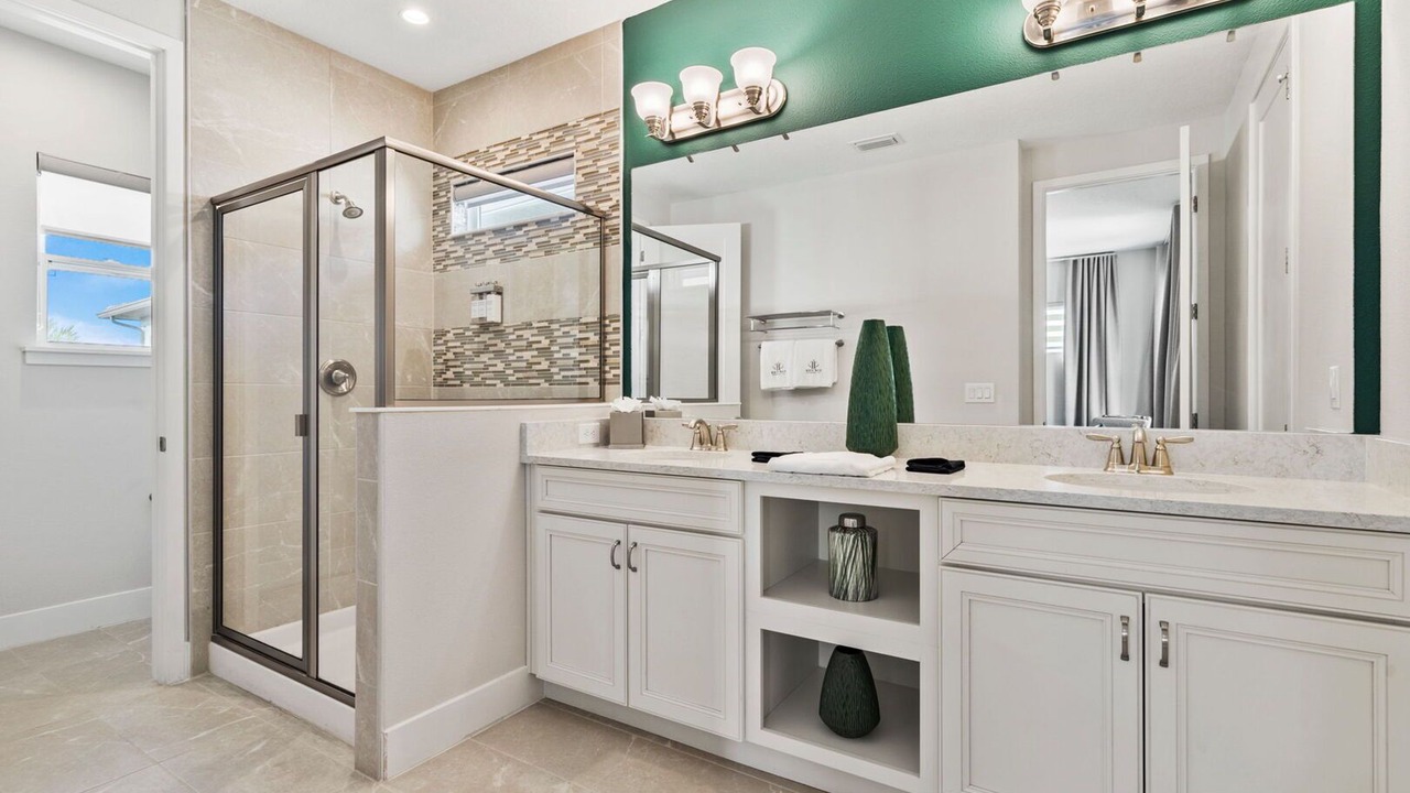 Photo of Bathroom in Bay Lake