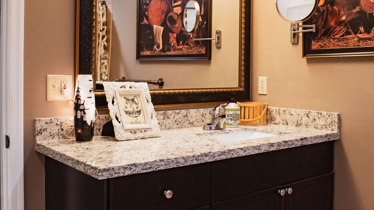 Photo of Bathroom in Oak Knoll Village