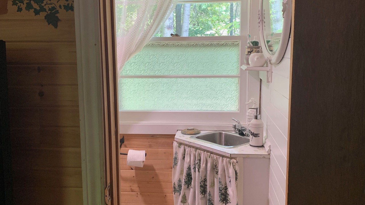 Photo of Bathroom in Joly